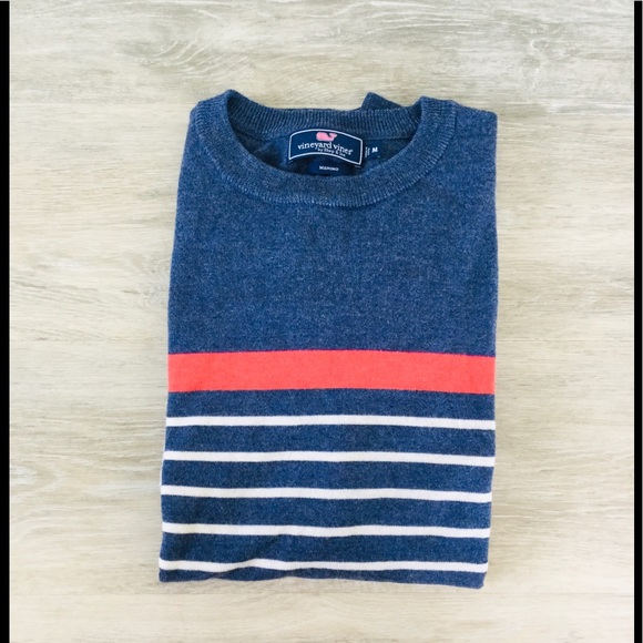 ~ 15$ ~ Vineyard Vines  Crew Sweater - Picture 3 of 6